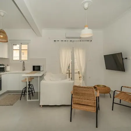 Apartment Sunny And Cozy 2bd 1 Min From Marina Floisvos Athens