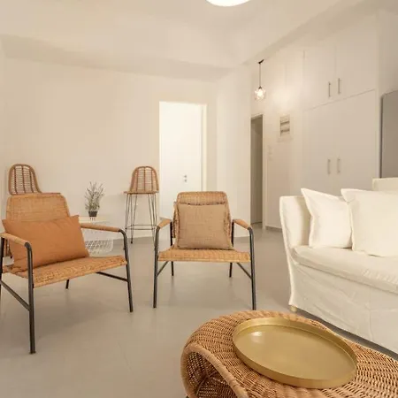 Sunny And Cozy 2bd 1 Min From Marina Floisvos Athens