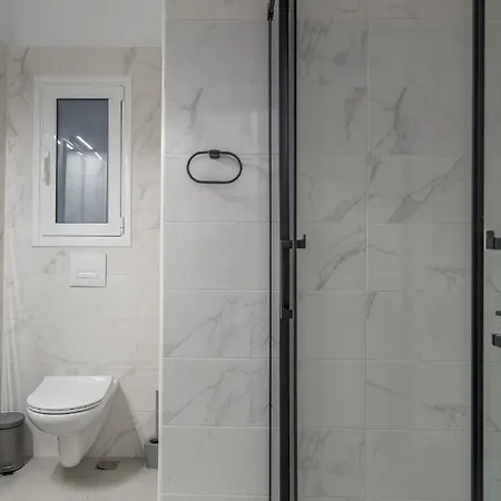 Sunny And Cozy 2bd 1 Min From Marina Floisvos Athens