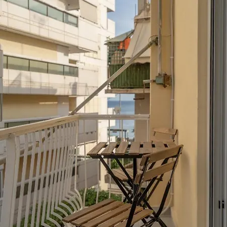 Sunny And Cozy 2bd 1 Min From Marina Floisvos * Athens