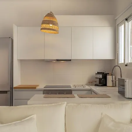 Sunny And Cozy 2bd 1 Min From Marina Floisvos Athens