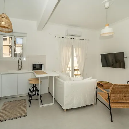 Apartment Sunny And Cozy 2bd 1 Min From Marina Floisvos Athens